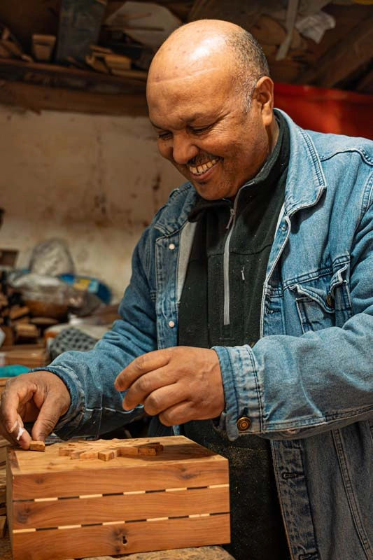 Thuya Woodcraft Workshop: Create Your Own Moroccan Thuya Box 11