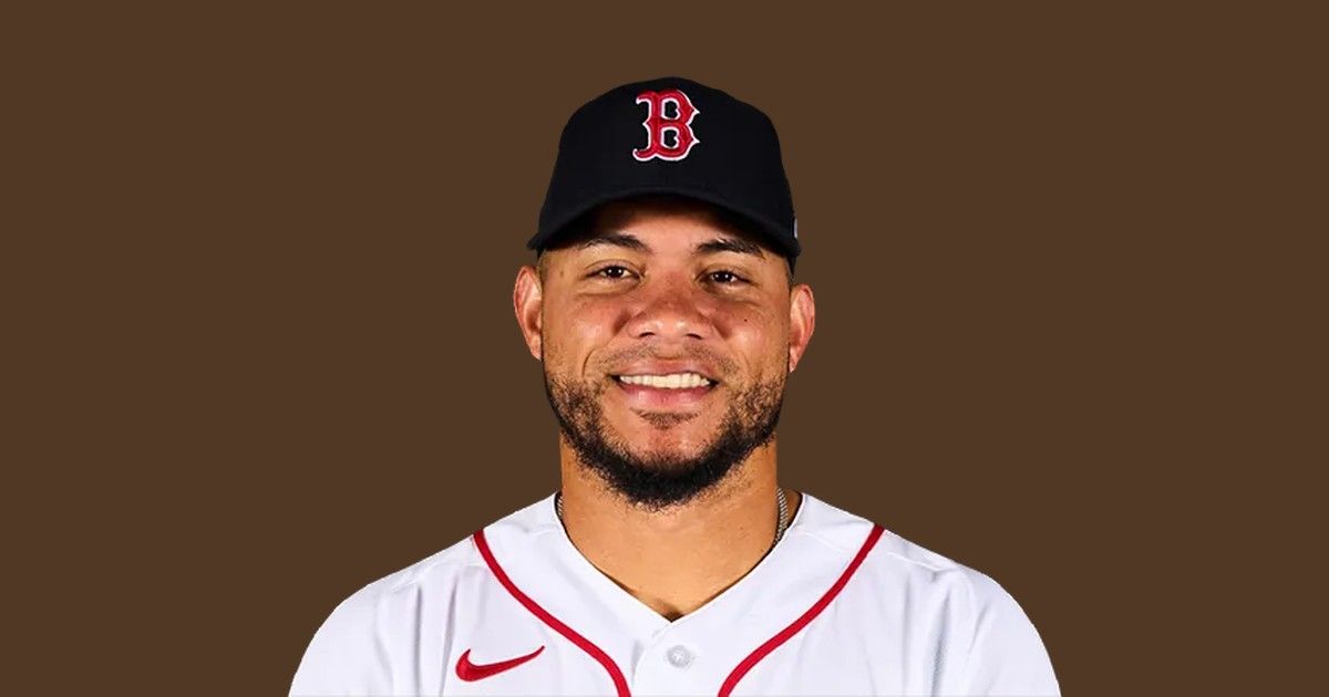 Willson Contreras exits after being hit in the head by a pitch