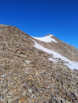 Tratto innevato prima della cima