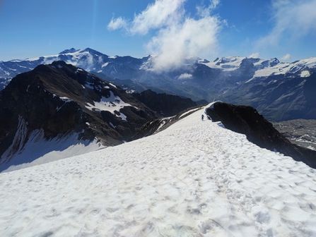 Tratto innevato prima della cima