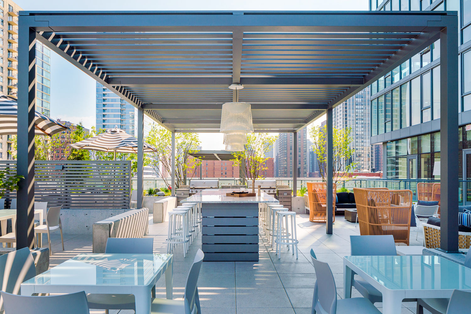 Old Town Chicago – Sky-High Luxury Living