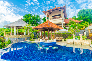 Stunning 7-Night Oceanfront Getaway in Bali for Two!