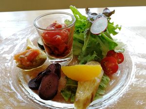 たっぷり野菜の菜園風ランチプレート