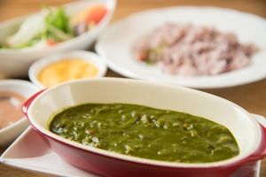 Mugwort And Spinach Vegetable Curry