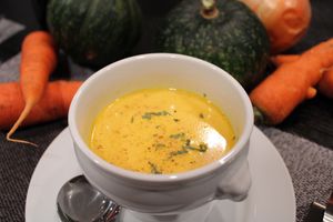 季節の野菜のスープ