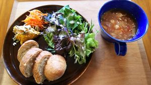  天然酵母パン、パスタランチ