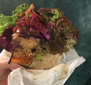 ファラフェルサンドイッチ