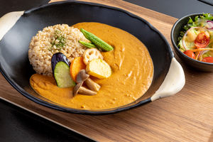 カレーライス(サラダ付き)