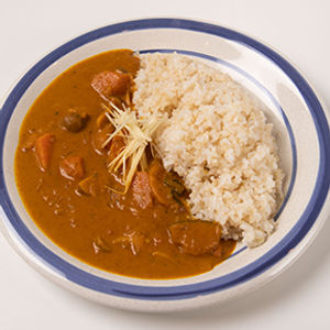 7種のスパイスと旬野菜の優しいトマトココナッツカレー