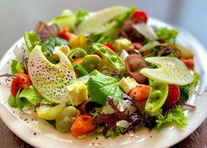 洋食kappo soraオリジナル　12種類の野菜料理を贅沢に盛り付けた華やかなオードブルサラダ