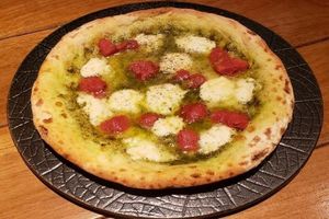 バジルとチーズのグリーンピッツァ VG