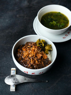 魯肉飯 (ルーローハン)