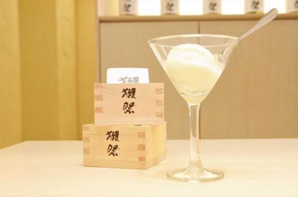 Dassai Store Ginza: the potential of Japanese “rice” that Japan boasts about to the world &#8212; from nourishing rice milk, sake-kasu lees ice cream, and its use in cosmetics &#8212;