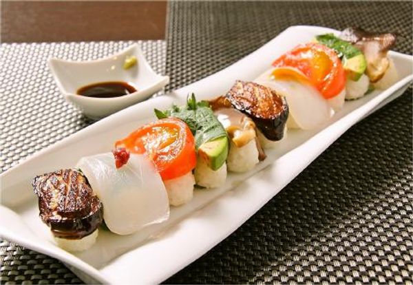 Vegetable Sushi 10 pieces(reservation required)