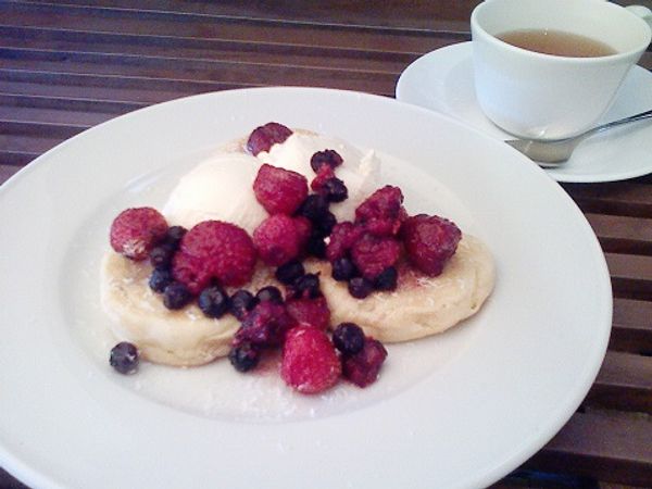 Mixed berry pan cake (gluten free)