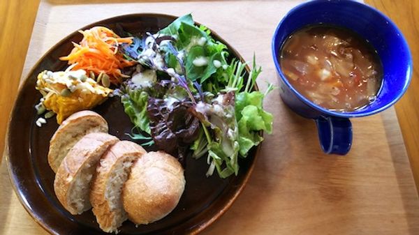 天然酵母パン、パスタランチ