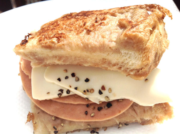 ソイハム薫製と塩豆腐のフレンチトースト