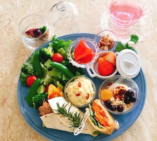 Low carb plate lunch more healthy  and beautiful