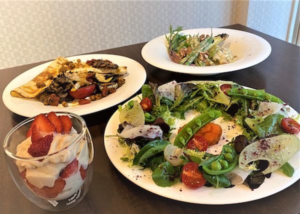 《Vegan Full Course on the World’s Vegetable Cuisine》