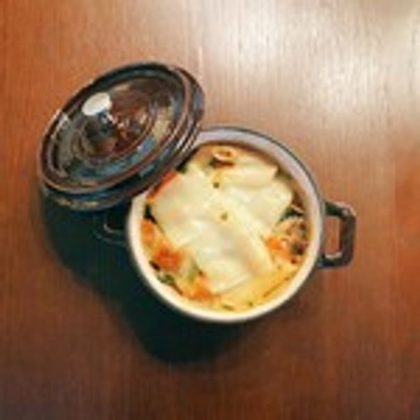 Oraganic pene with vegan gratin