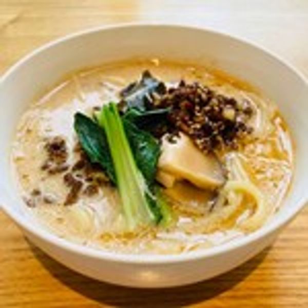 Vegan Ramen with sesame paste and chilioil