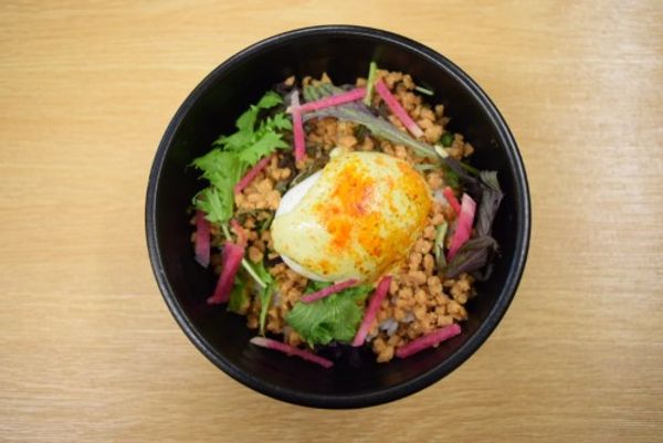 大豆ミートウフマヨ丼