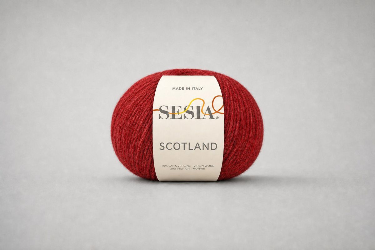 SCOTLAND — Tartan rosso