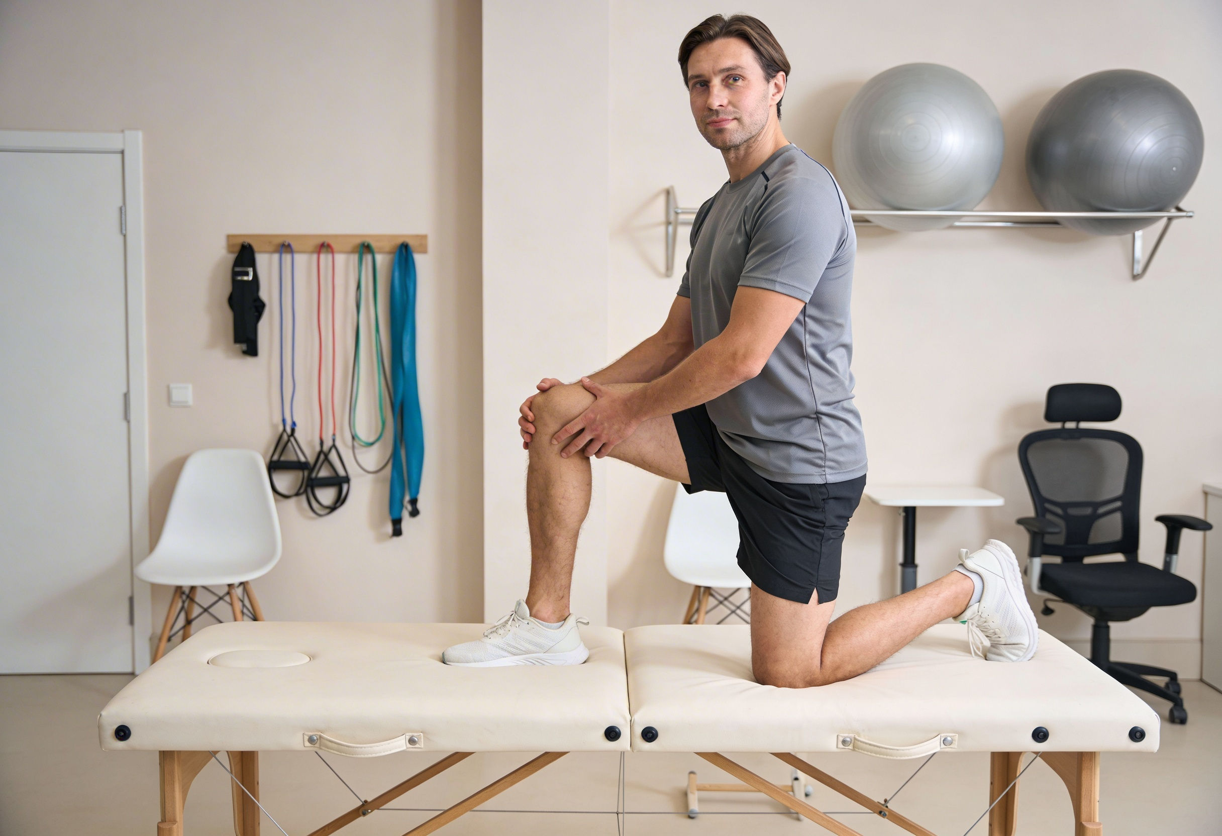 Post-injection physiotherapy supporting joint stabilization after prolozone treatment