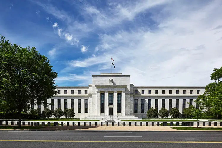 FOMC Là Gì? Tầm Quan Trọng Và Cách Hoạt Động Của Ủy Ban Thị Trường Mở Liên Bang Mỹ