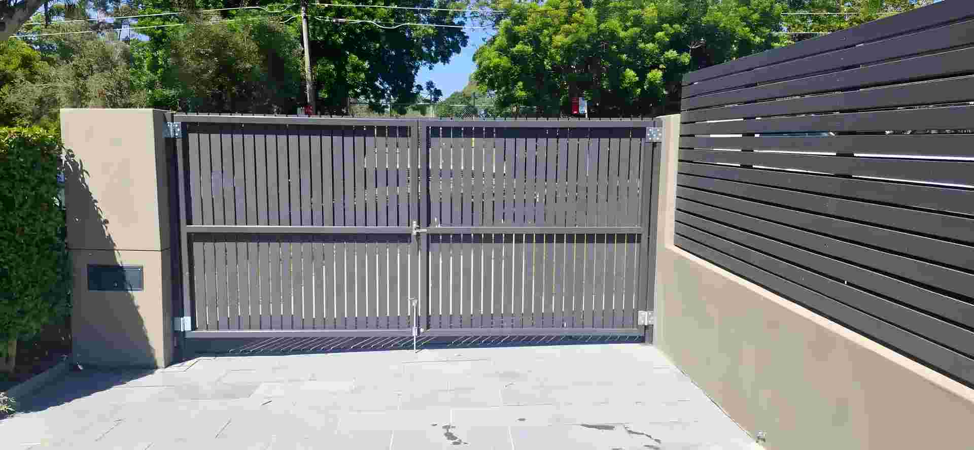 Fencing project with metal accents