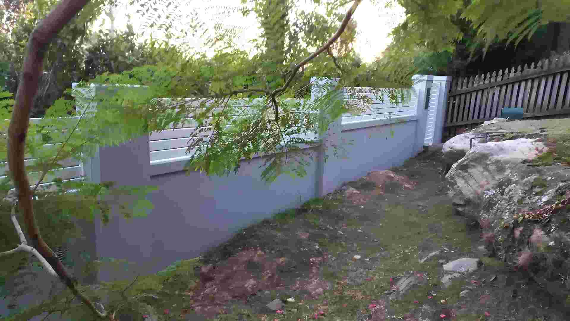 Contemporary fencing with hardwood finish