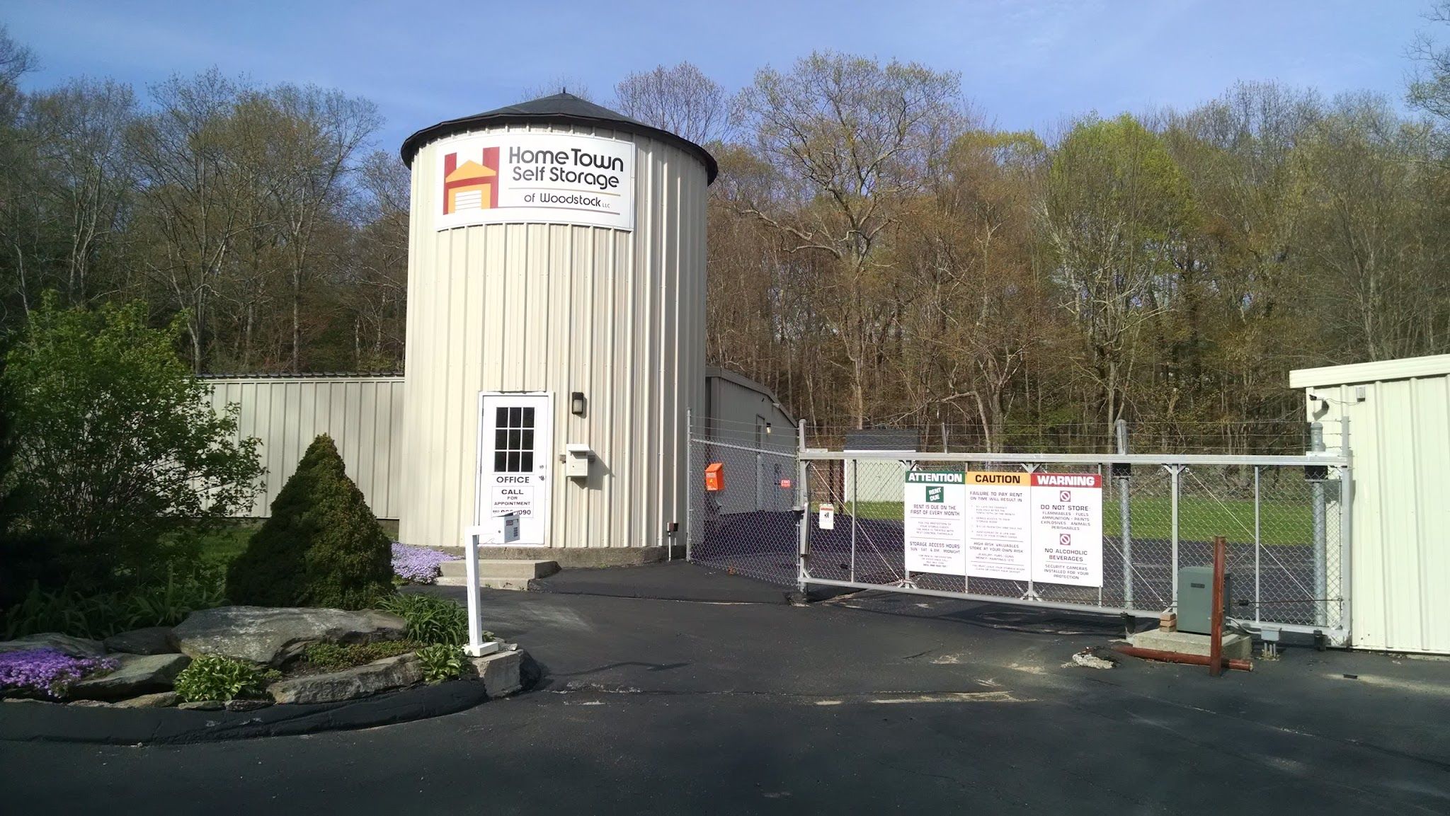 Services & Products Home Town Self Storage of Woodstock LLC in Woodstock Valley CT