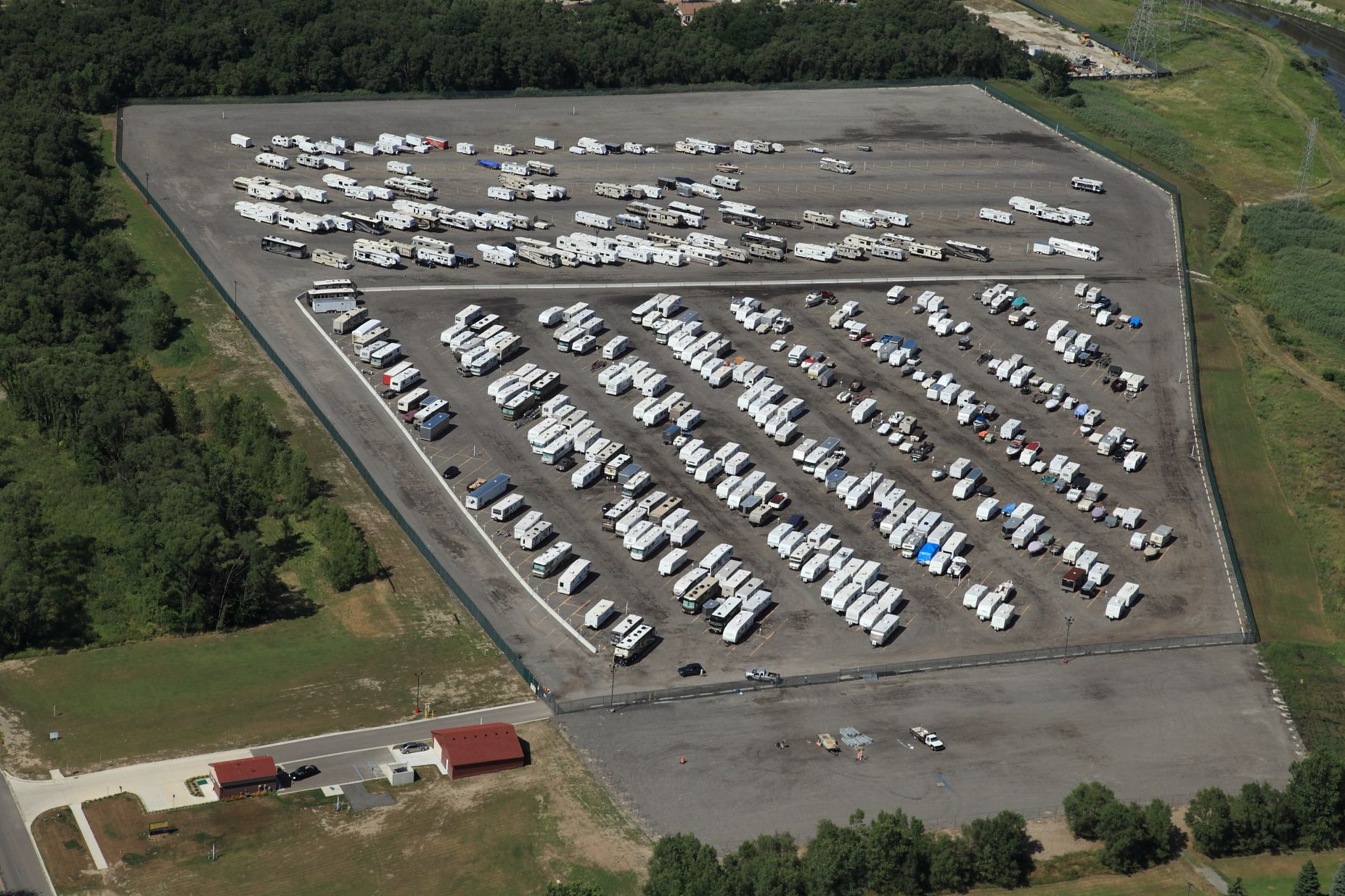 Services & Products Friendly Outdoor Storage in Sterling Heights MI