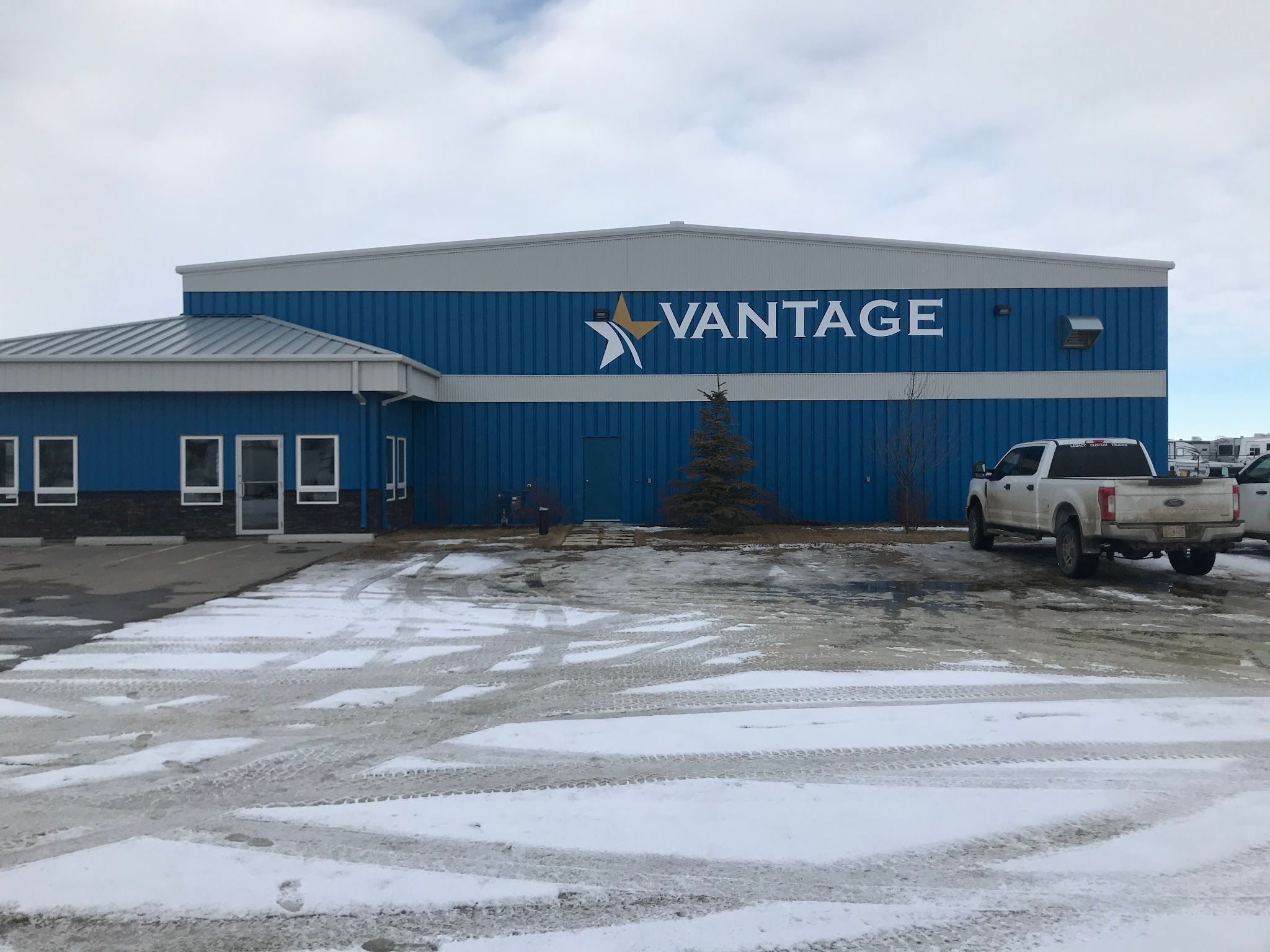 Vantage Trailer Sales Lacombe County