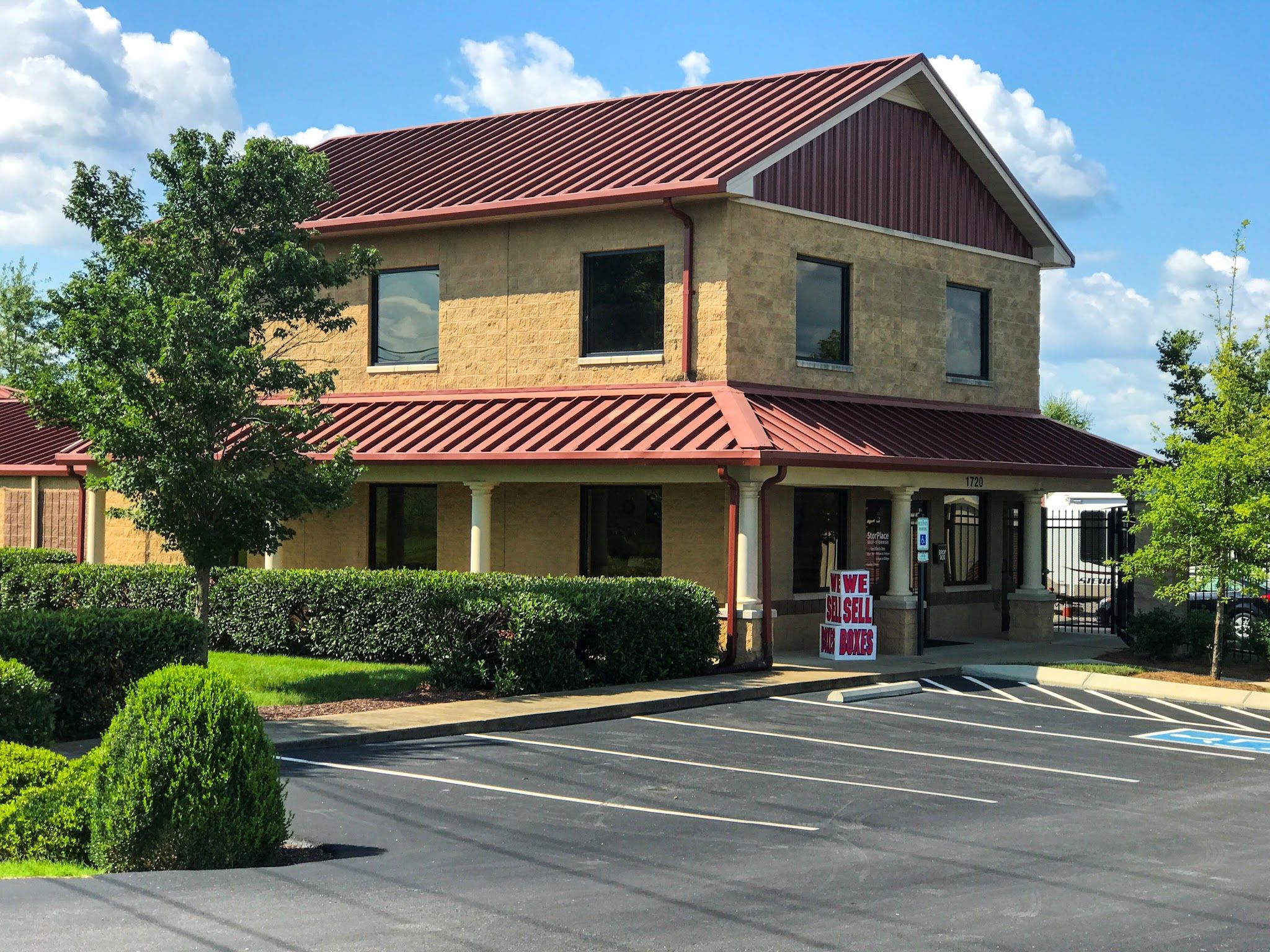 StorPlace on Veterans Parkway