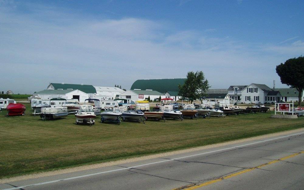 Services & Products Mad City Marine/RV Sales Inc in Arlington WI