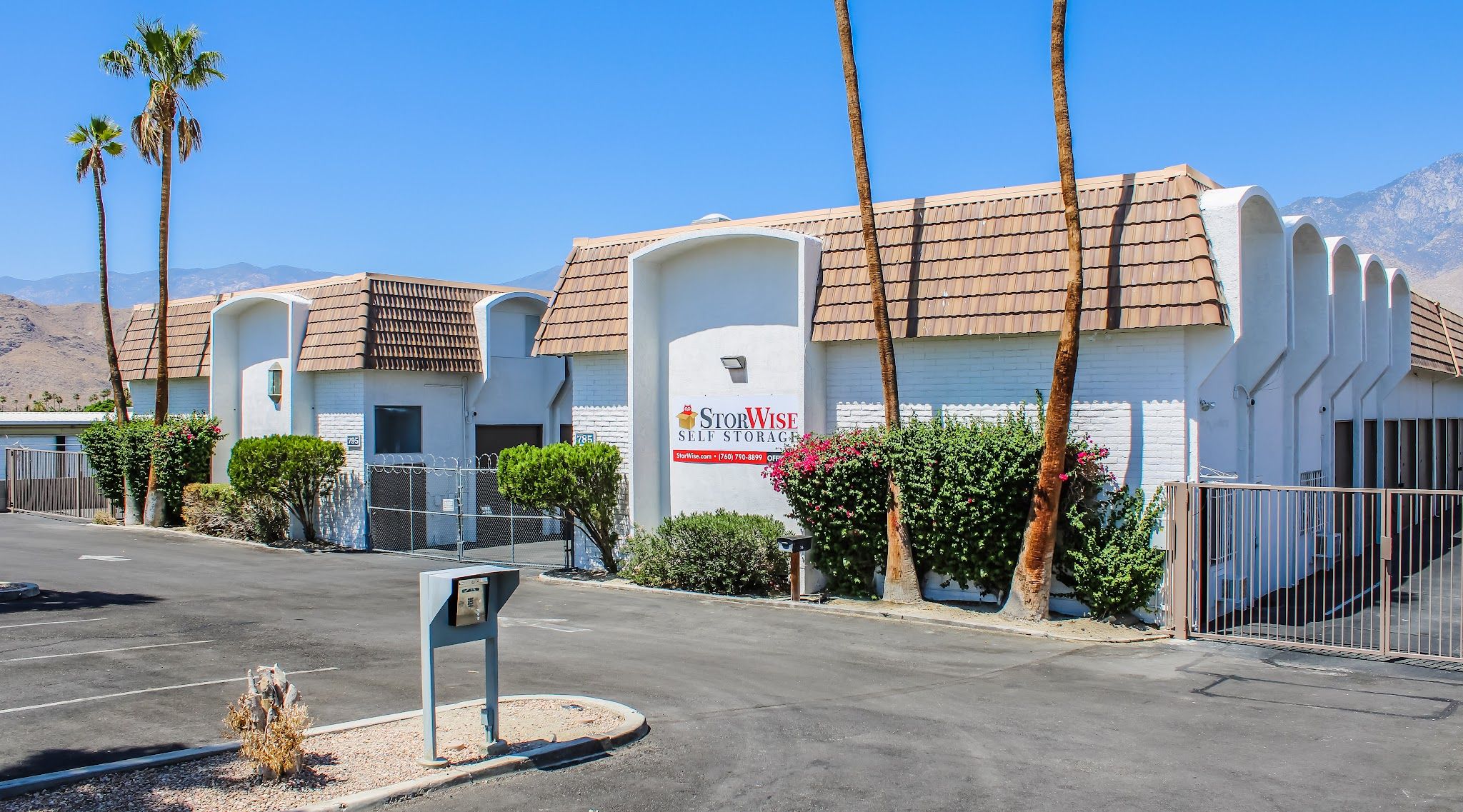 Services & Products StorWise Self Storage - Palm Springs North in Palm Springs CA