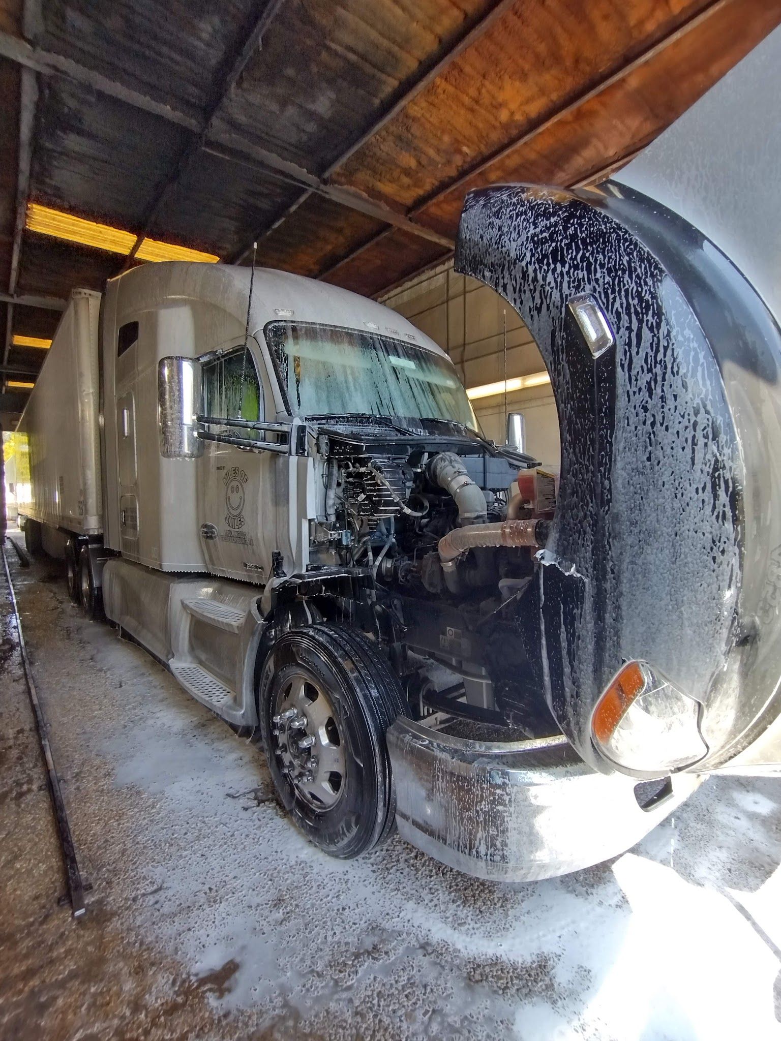 Services & Products Rafaels Truck Wash in Hammond LA
