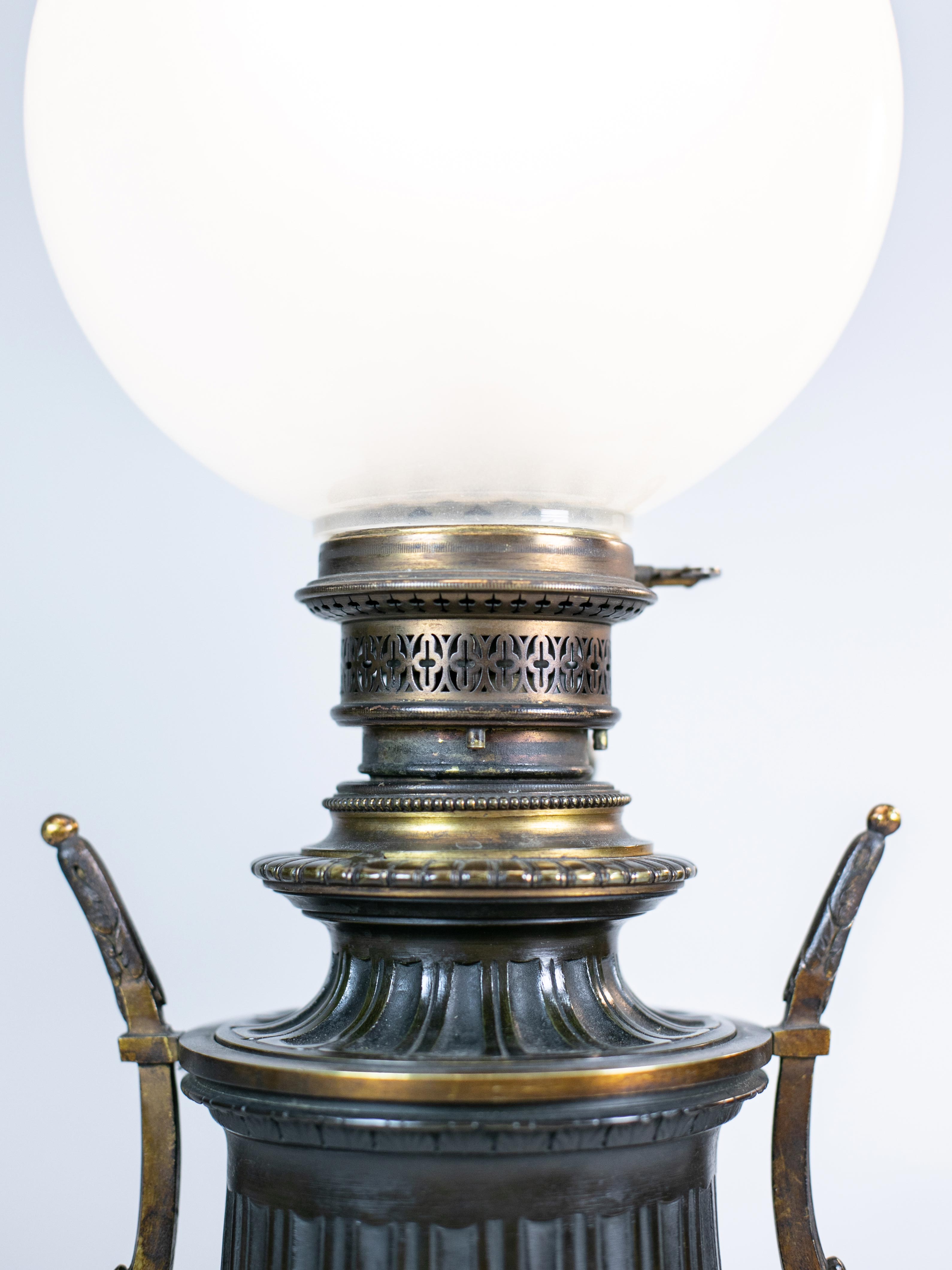 Paire de lampes à huile néo-classique