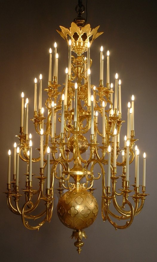 Monumental Lustre Flamand