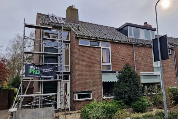 Gevelrenovatie woning Putten - overzicht werkzaamheden aan voorgevel