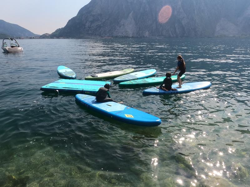 Area galleggiante sul lago