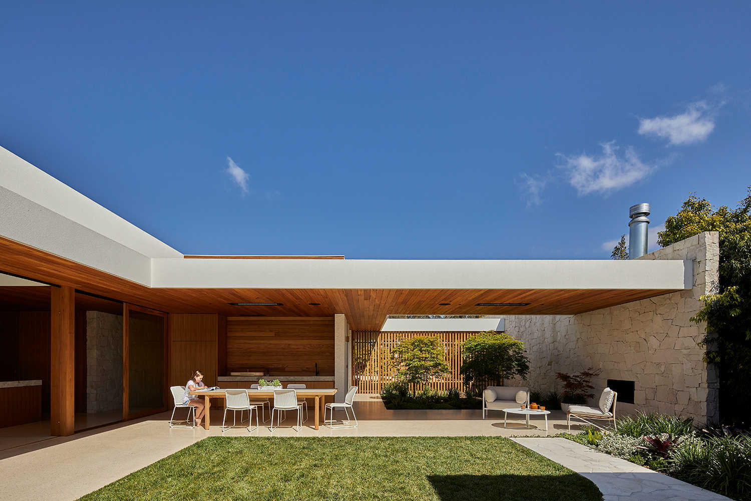 GatherCo Columbus Project Sandstone NaturalLayWalling Split DBSHomes PlannedLivingArchitects DaveKulesza1 1750131289