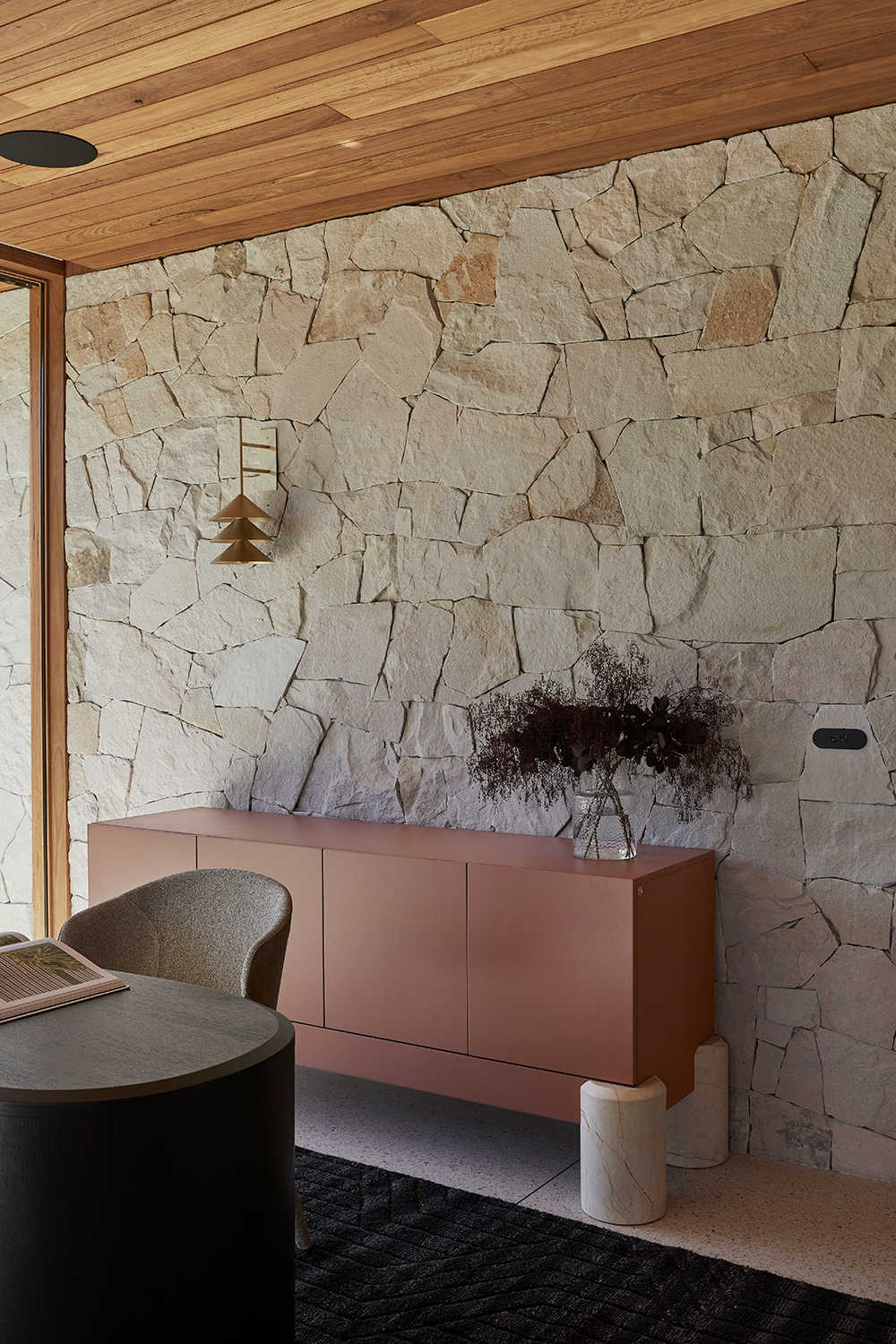 GatherCo Columbus Project Sandstone NaturalLayWalling Split DBSHomes PlannedLivingArchitects DaveKulesza6 1750131288