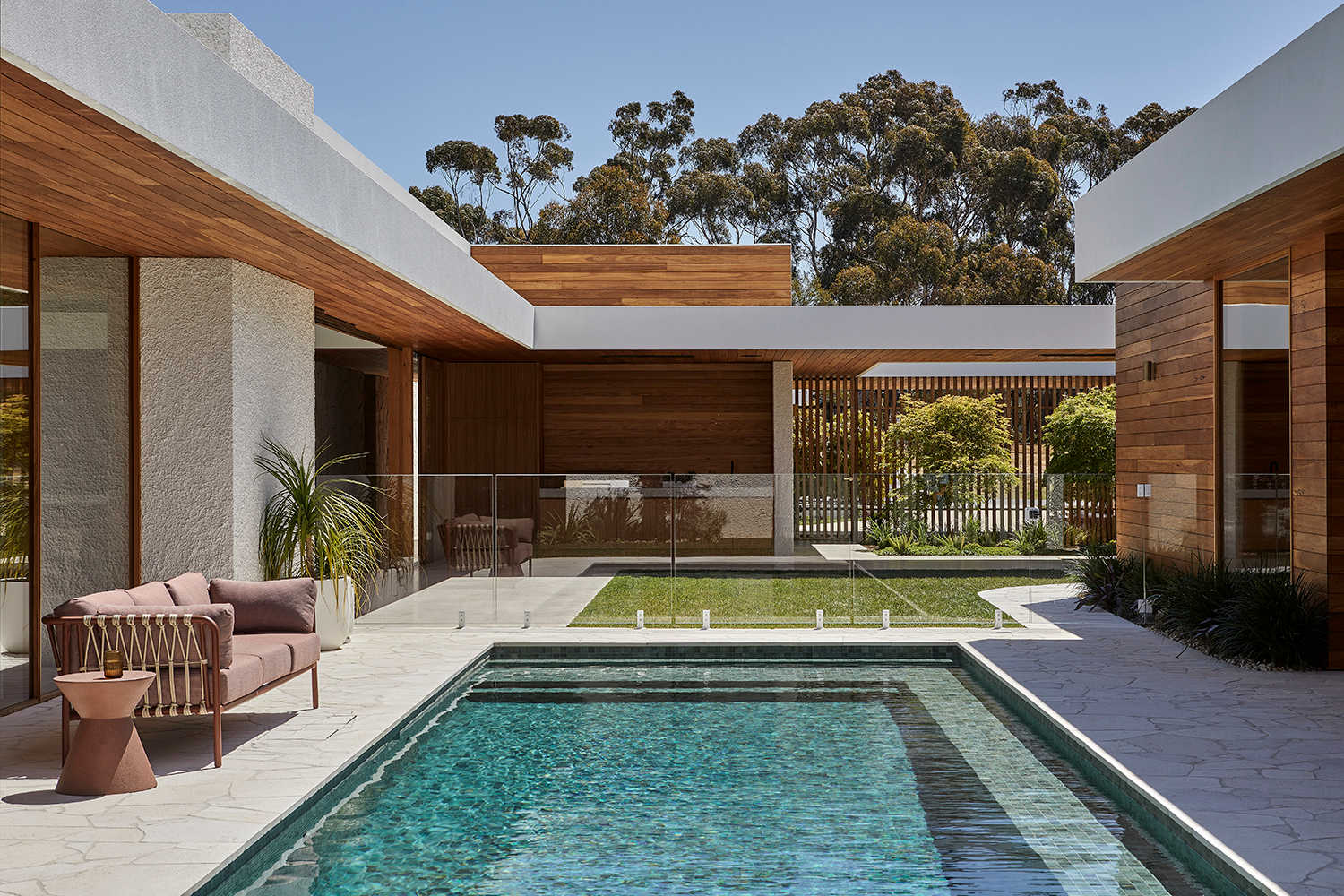 GatherCo Kesi Project Limestone CrazyPaving Honed DBSHomes PlannedLivingArchitects DaveKulesza1 1750131295