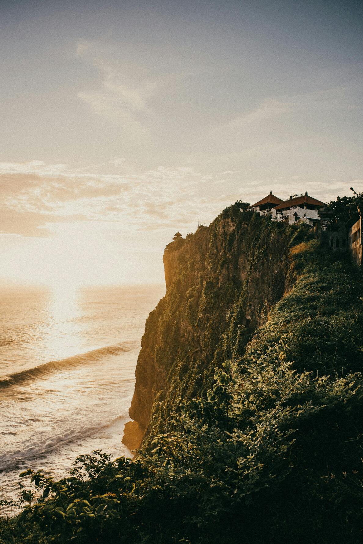 Sunset in Uluwatu: The Daily Moment That Defines the Peninsula