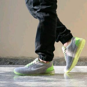 Men Stylish Sport Shoe in Gray Color