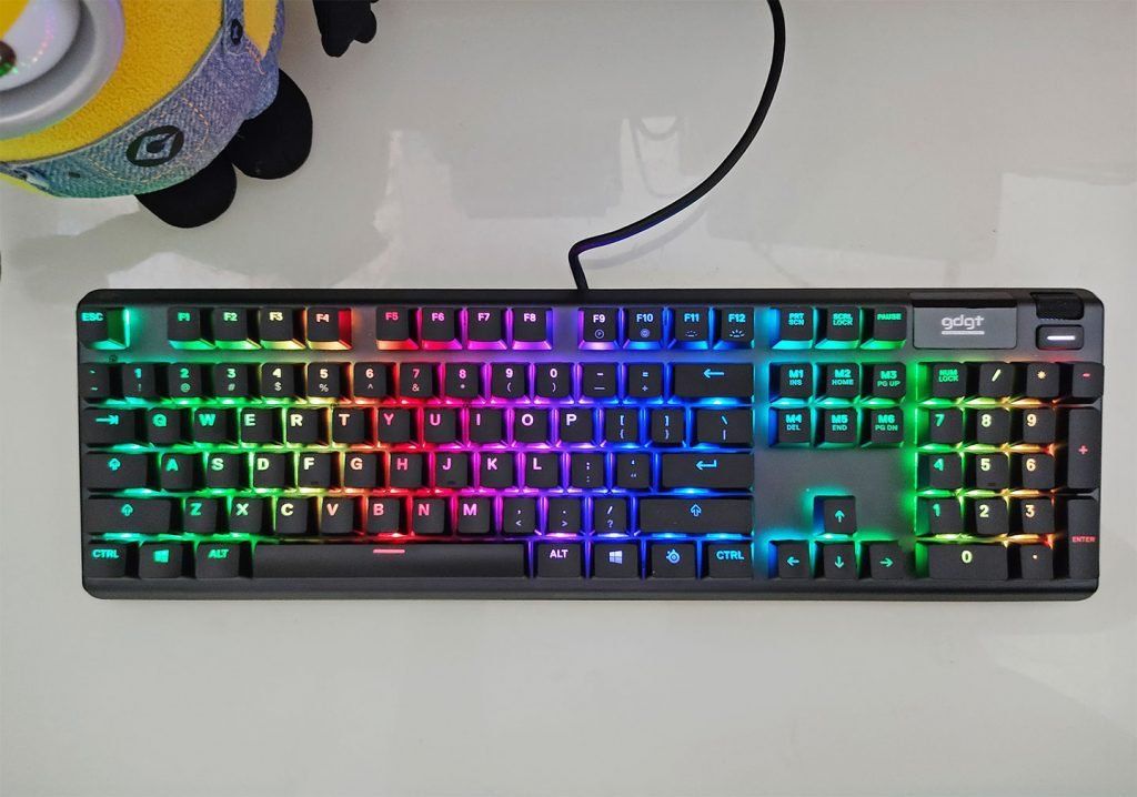 SteelSeries APEX 5 Review