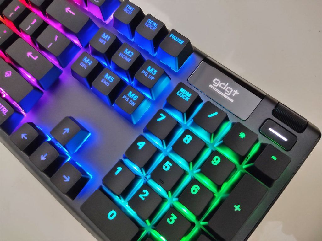 SteelSeries APEX 5 Review