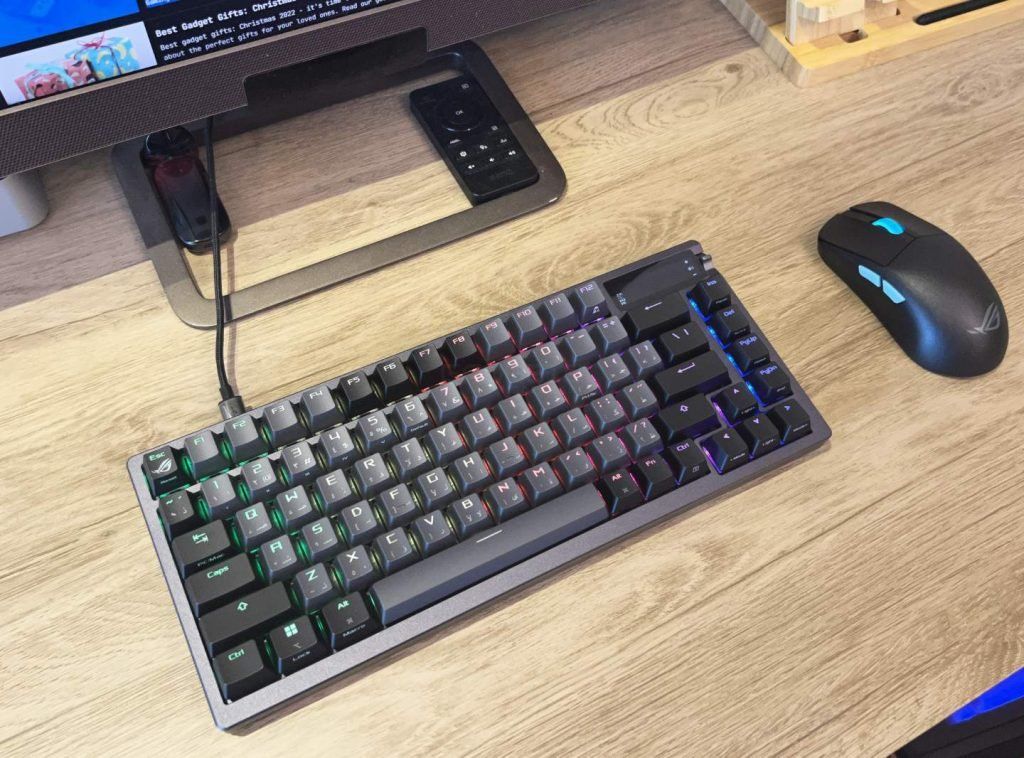 ASUS ROG Azoth Gaming Keyboard Review